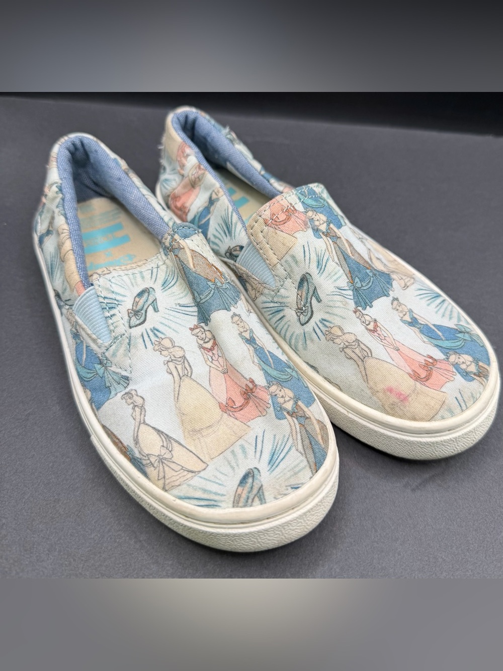 TOMS- Youth Slip-On Canvas Sneakers in Pastel Multi, Y13.5- Disney Princess
